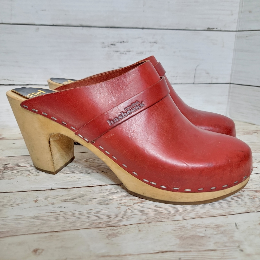 Swedish Hasbeens Classic Clog mules in red